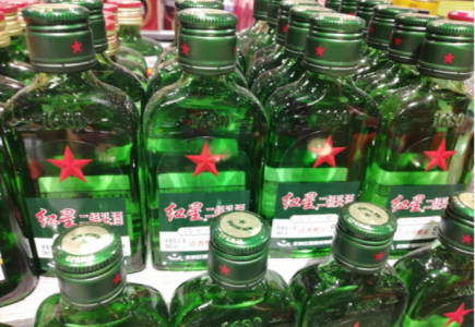 买红星二锅头，区分蓝瓶和绿瓶