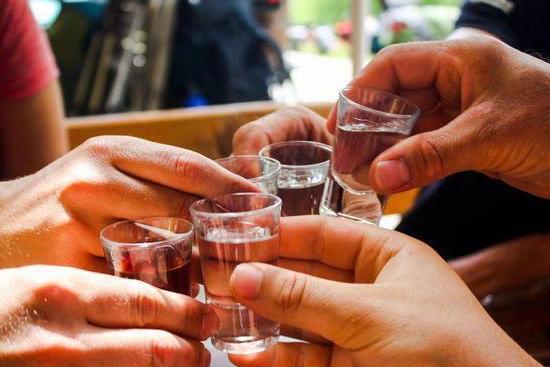 飞天茅台在新西兰的“价格照”流出，国人声称：这是看碟下菜