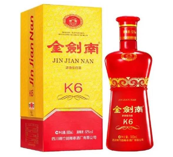 喝酒圈怪象：外行人追求名酒，内行人却常喝3款“平价口粮酒”
